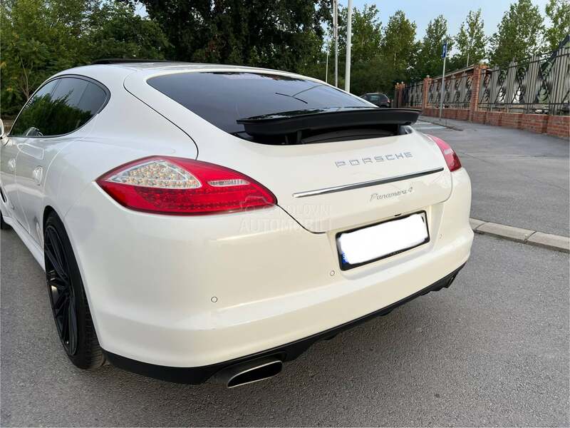 Porsche Panamera 4 / sport chrono /