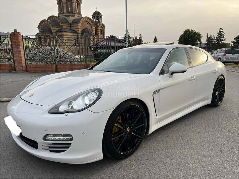 Porsche Panamera 4 / sport chrono /