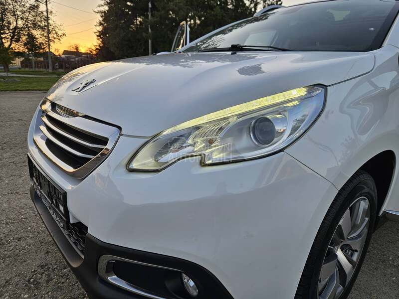 Peugeot 2008 ALLURE A.U.T.O.M.A.T