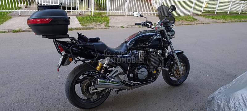 Yamaha XJR 1200