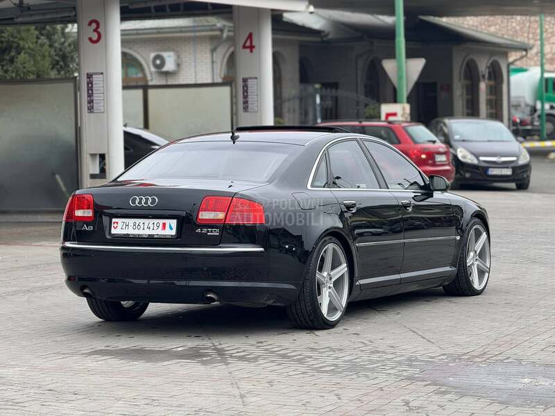 Audi A8 CH