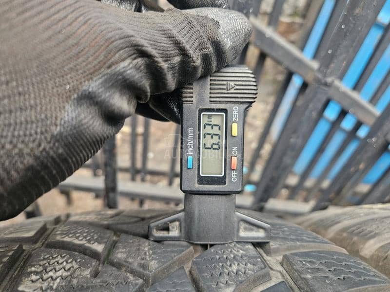 Dunlop 255/45 R20 Zimska