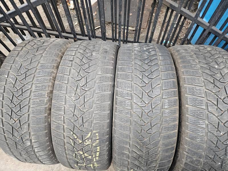 Dunlop 255/45 R20 Zimska