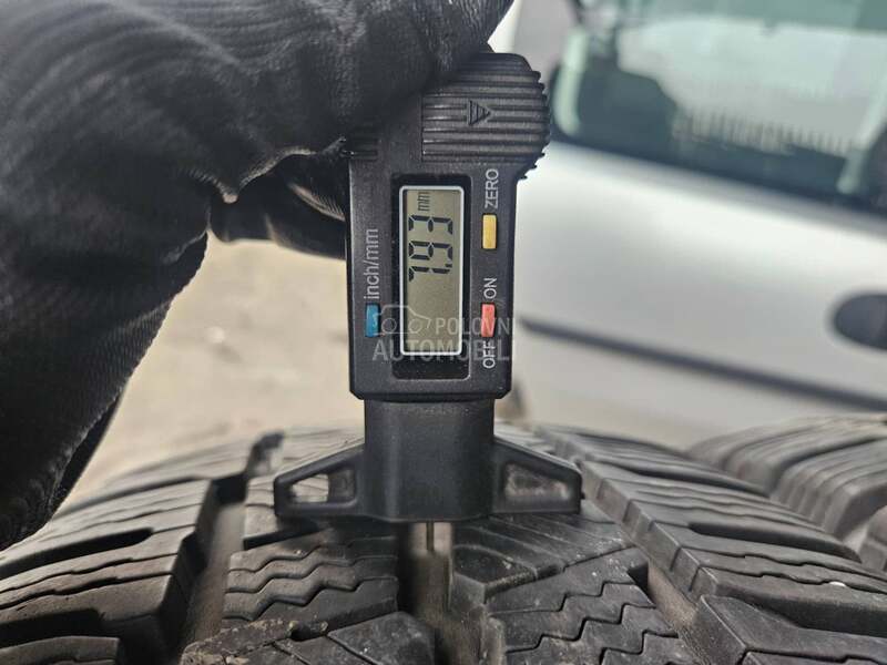 Michelin 215/60 R17 Zimska