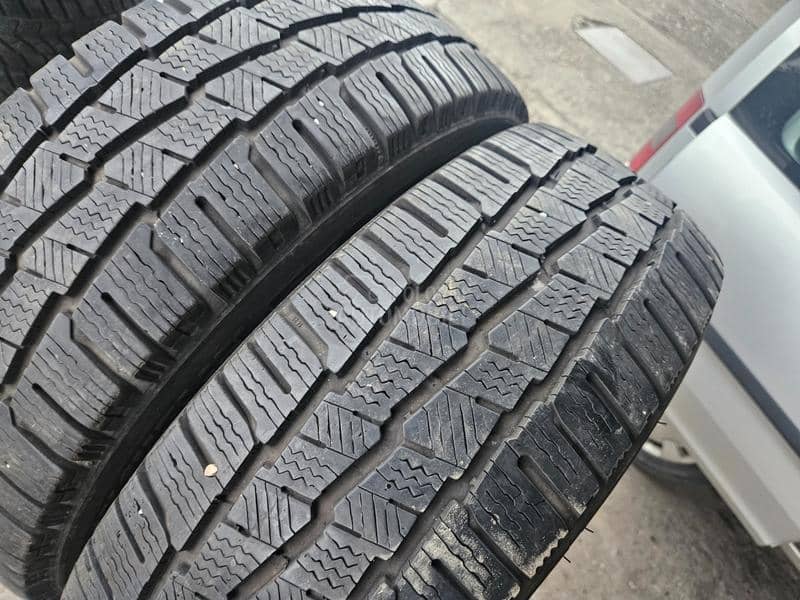 Michelin 215/60 R17 Zimska