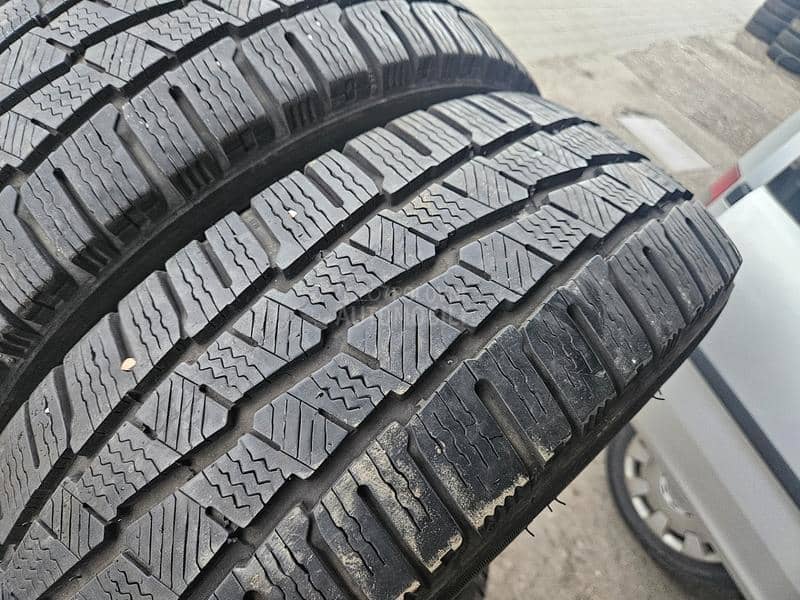 Michelin 215/60 R17 Zimska