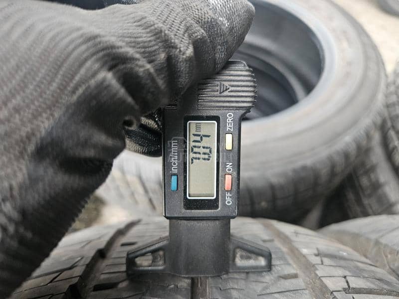 Continental 215/65 R16 Zimska