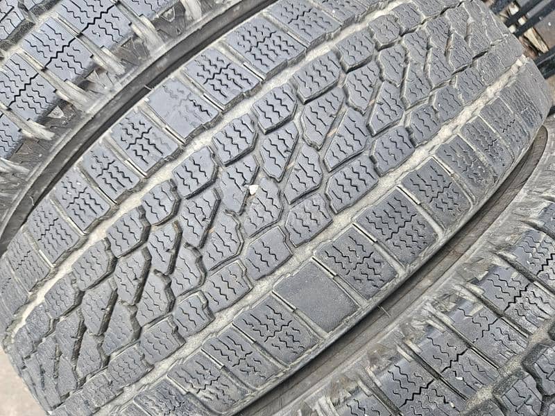 Firestone 215/65 R16 Zimska