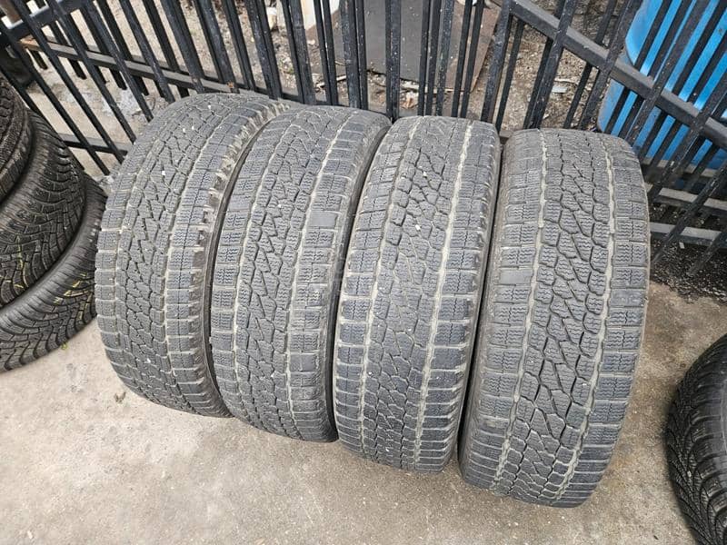 Firestone 215/65 R16 Zimska