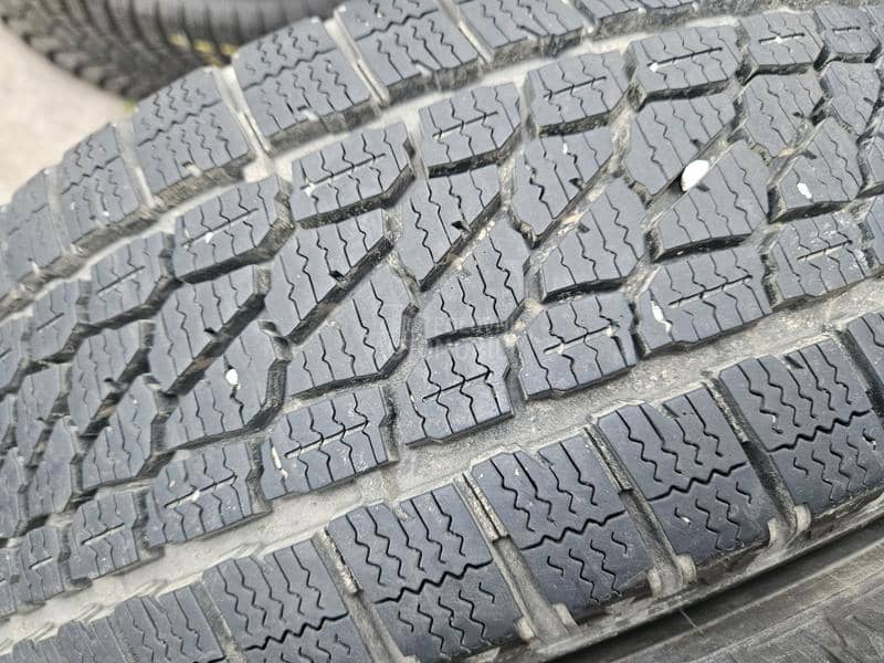 Firestone 215/65 R16 Zimska