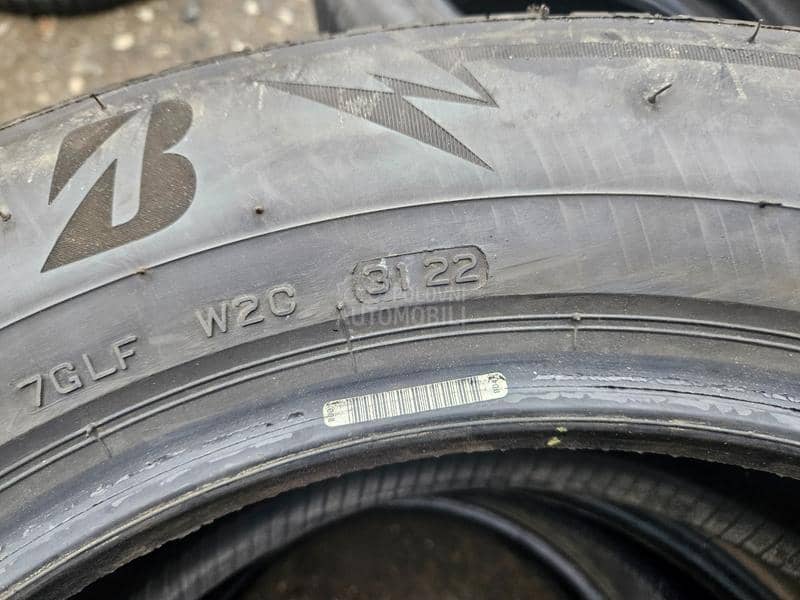 Bridgestone 215/65 R16 Zimska