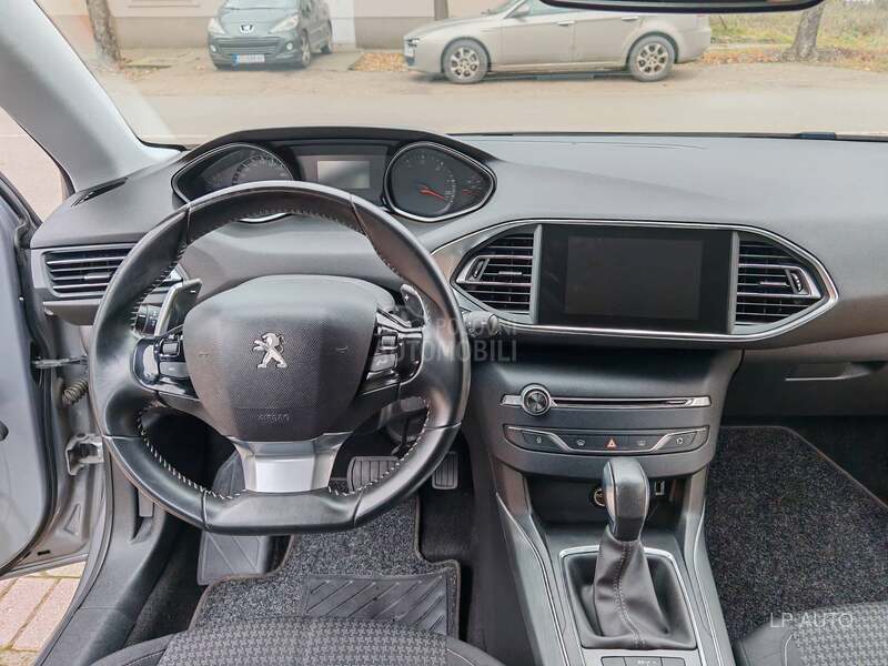 Peugeot 308 1.5 HDI EAT8