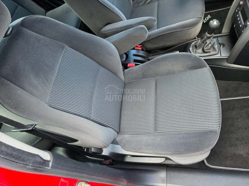 Peugeot 207 E XX T R A