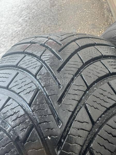 Maxxis 215/60 R16 Zimska