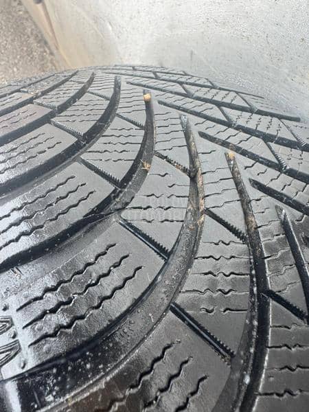 Maxxis 215/60 R16 Zimska