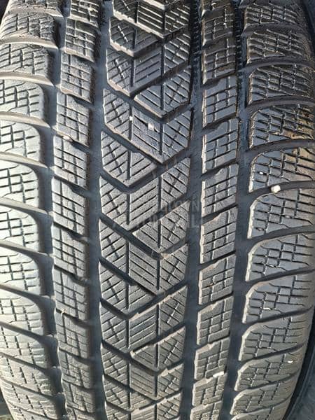 Pirelli 265/45 R21 Zimska