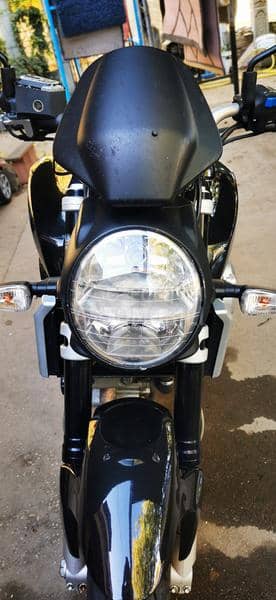 Aprilia Mana