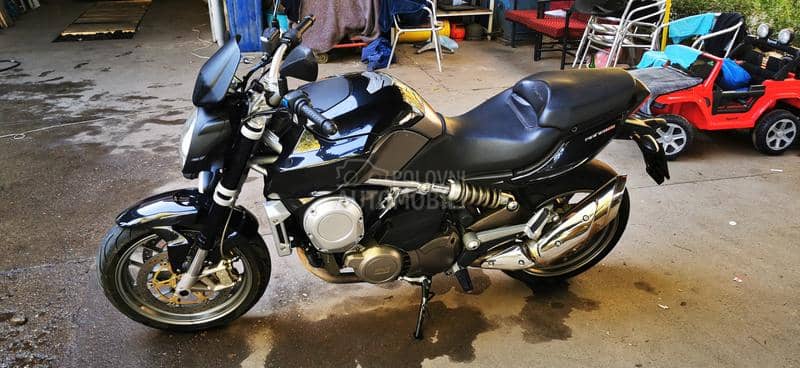 Aprilia Mana