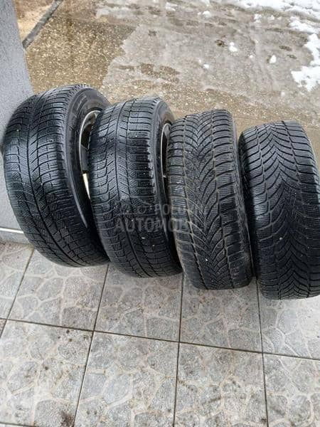 Goodyear 225/55 R17 Sve sezone