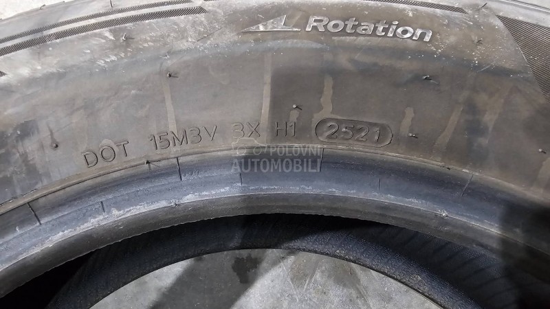 Hankook 235/60 R18 Zimska