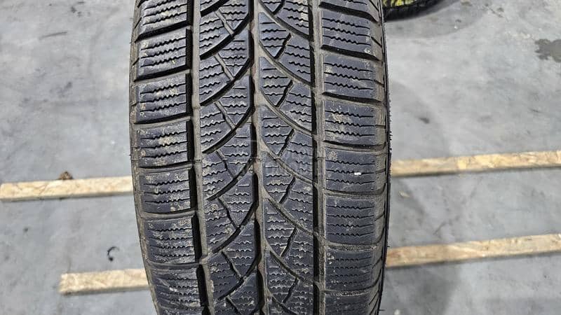 Bridgestone 215/65 R16 Zimska