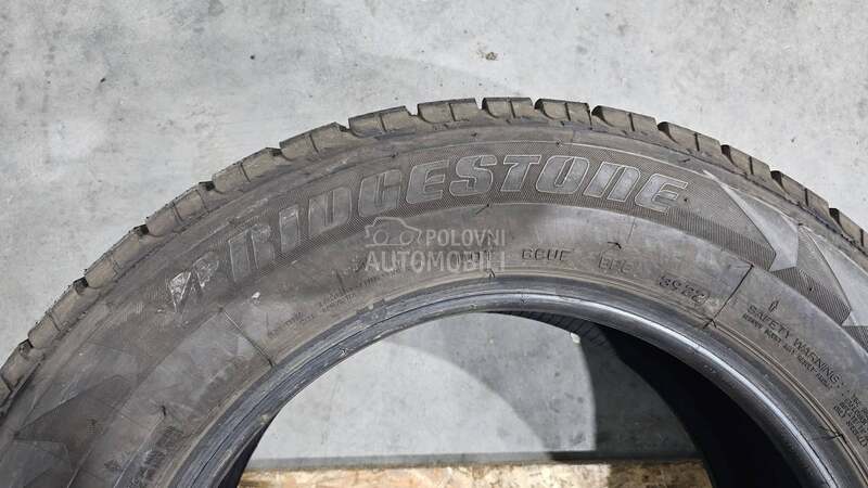 Bridgestone 215/65 R16 Zimska