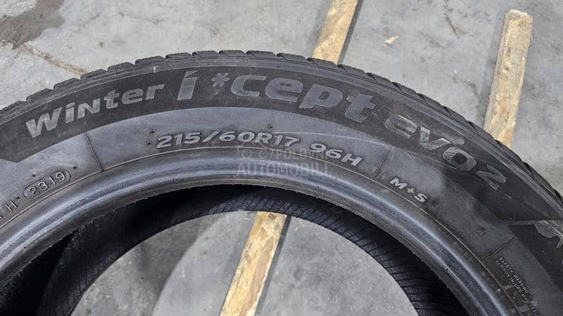 Hankook 215/60 R17 Zimska
