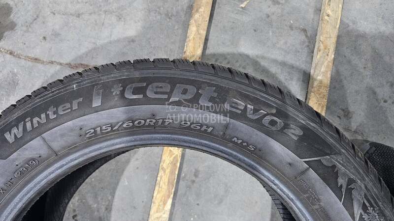 Hankook 215/60 R17 Zimska
