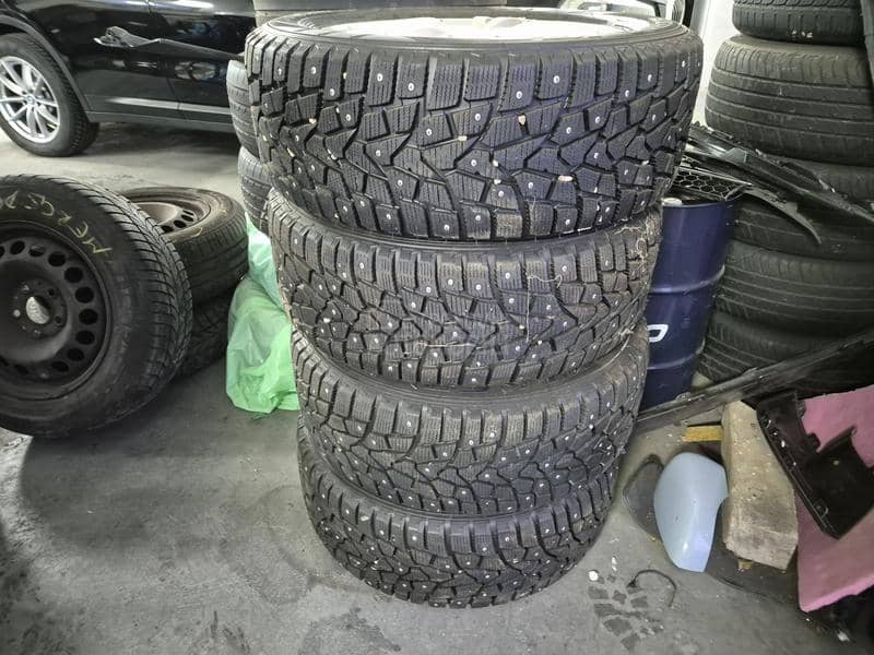 Falken 235/55 R17 Zimska