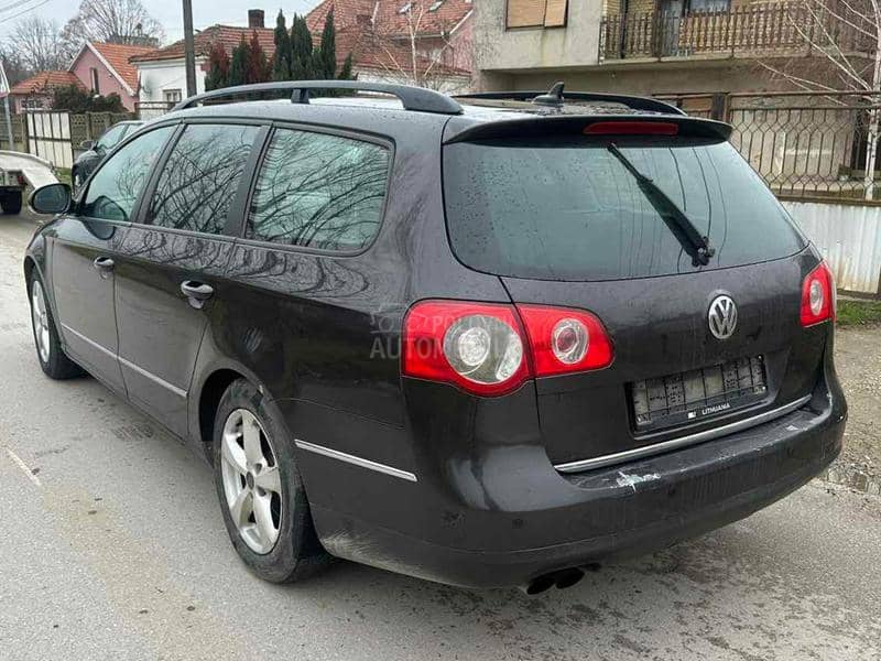 Stop svetlo levo karavan