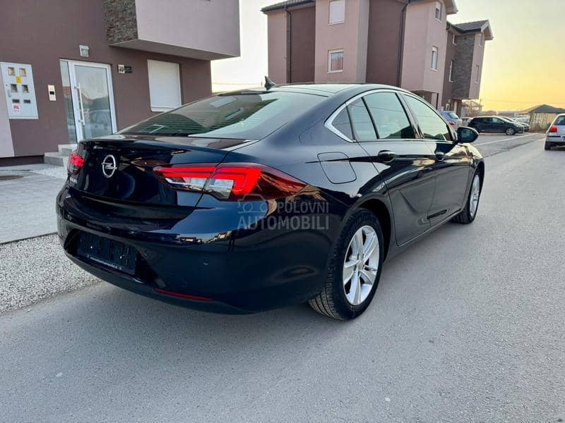 Opel Insignia 1.6CDTI/EXECUTIVE