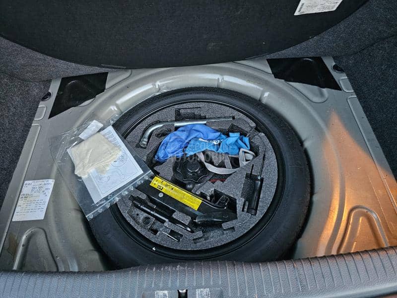 Volkswagen Golf 6 1.6tdi /105 k s/