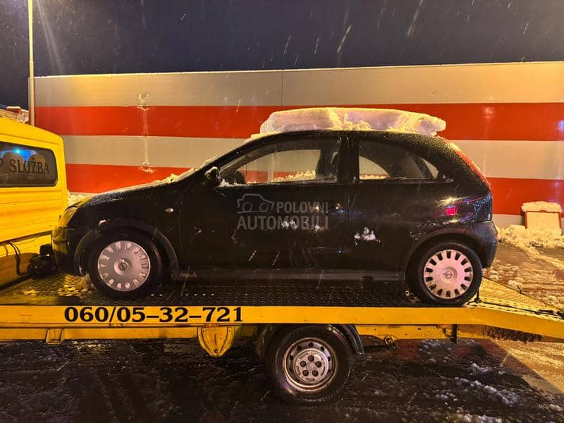 Opel Corsa C 2002. god. -  kompletan auto u delovima