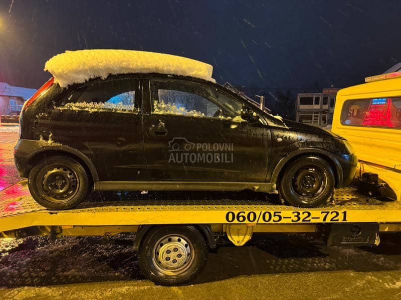 Opel Corsa C 2002. god. -  kompletan auto u delovima