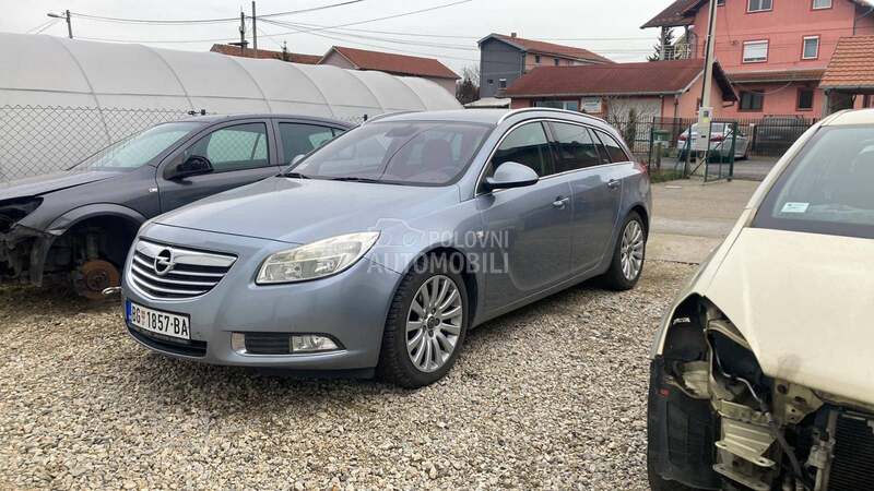 Opel Insignia -  kompletan auto u delovima