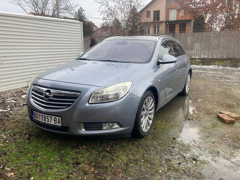 Opel Insignia -  kompletan auto u delovima