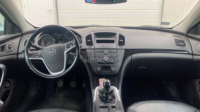 Opel Insignia -  kompletan auto u delovima