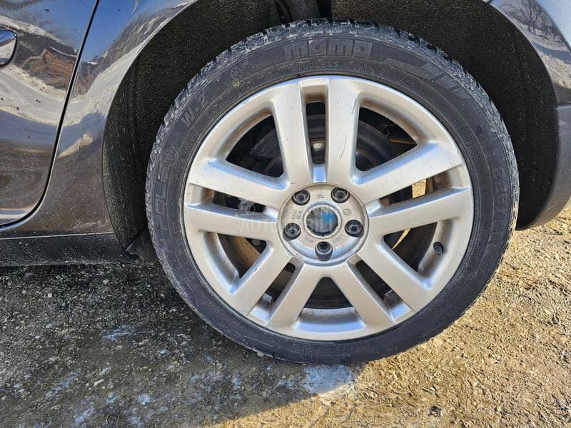 Volkswagen Golf 5 -  kompletan auto u delovima