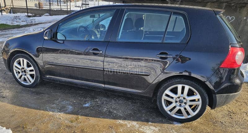 Volkswagen Golf 5 -  kompletan auto u delovima