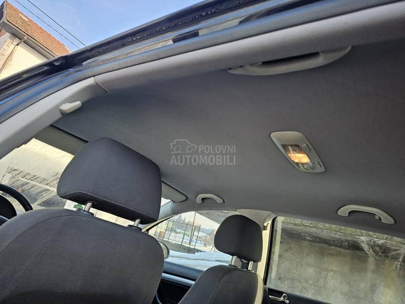 Volkswagen Golf 5 -  kompletan auto u delovima