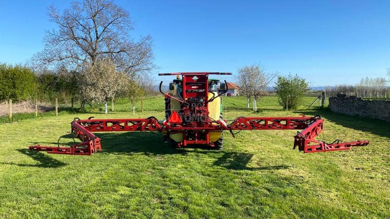 Hardi MASTER prskalice 900L 15m