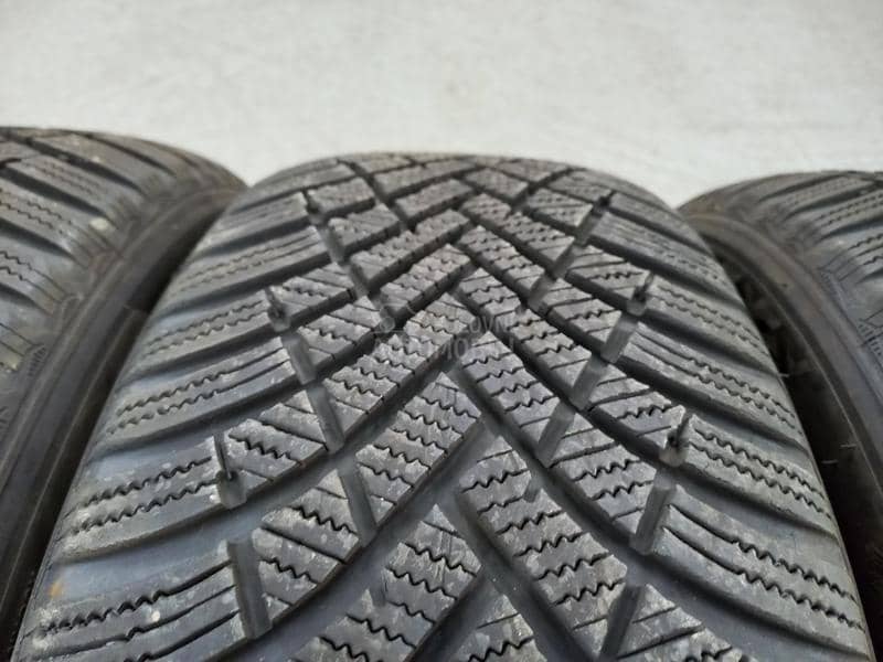 Hankook 225/55 R17 Zimska