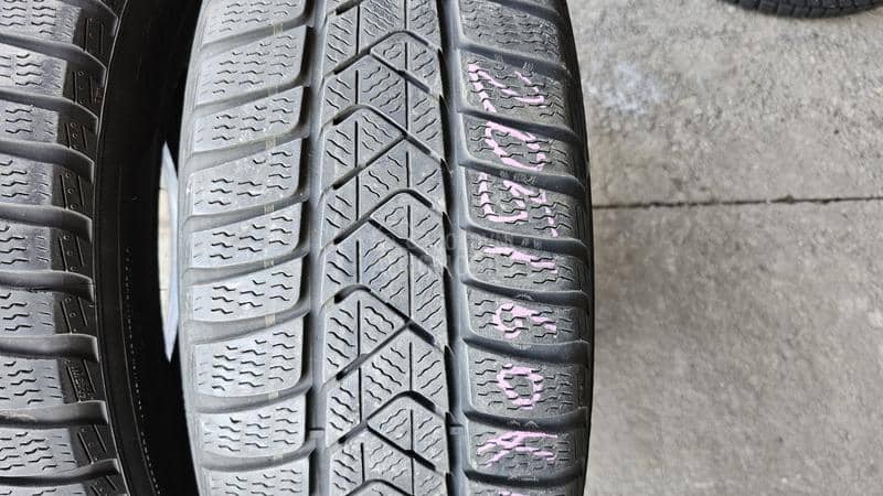 Pirelli 205/60 R16 Zimska