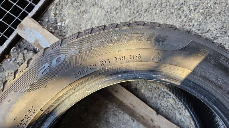Pirelli 205/60 R16 Zimska