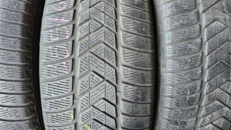 Pirelli 255/60 R18 Zimska