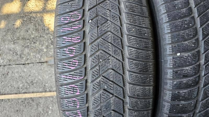 Pirelli 255/60 R18 Zimska