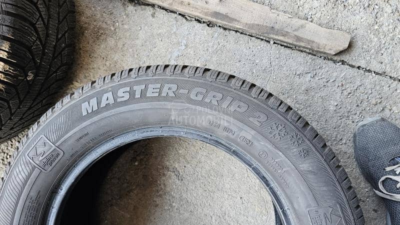 Semperit 215/60 R16 Zimska