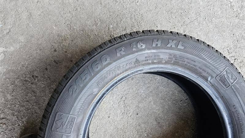 Semperit 215/60 R16 Zimska