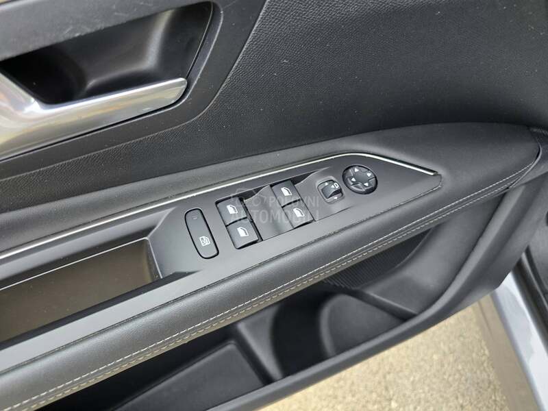 Peugeot 3008 1.2 AUT ADAPTIV.TEMP