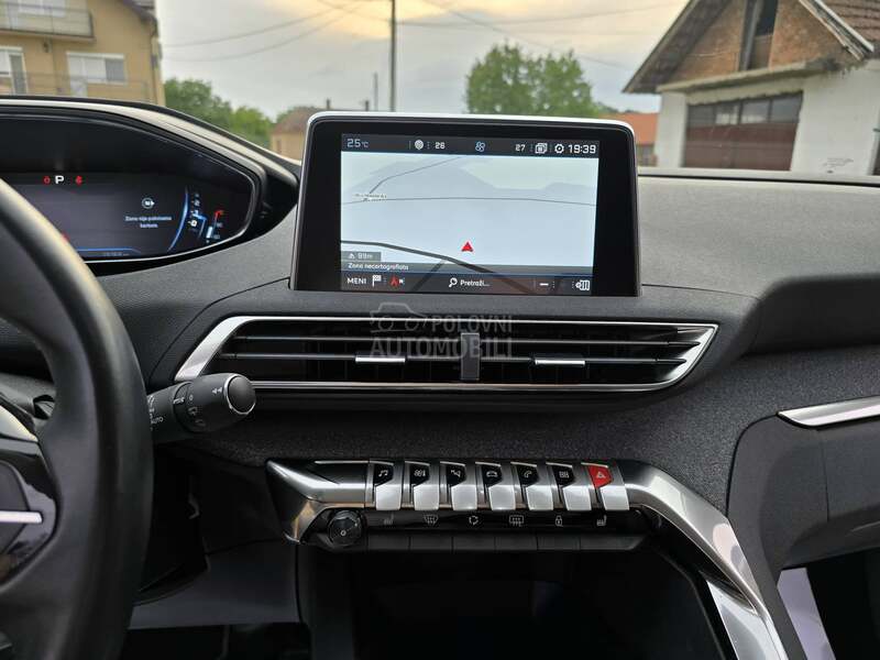 Peugeot 3008 1.2 AUT ADAPTIV.TEMP
